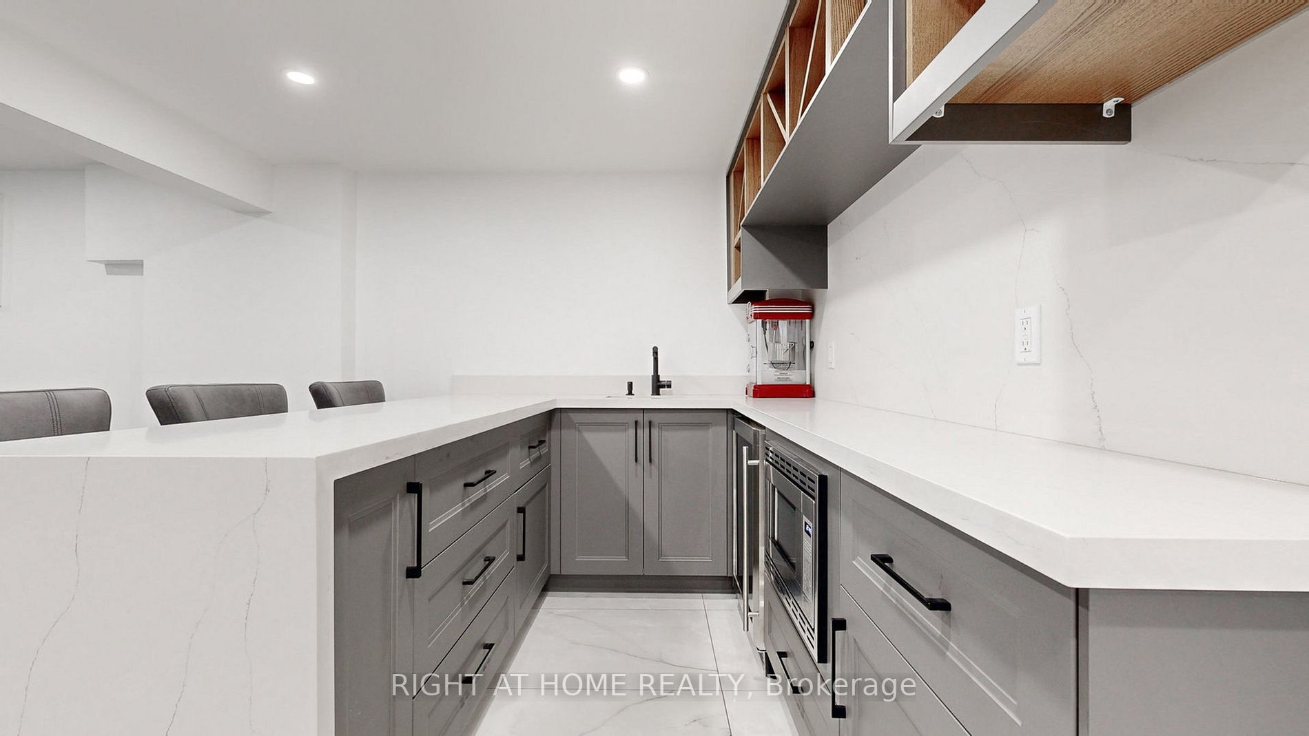 36 Littlewood Cres