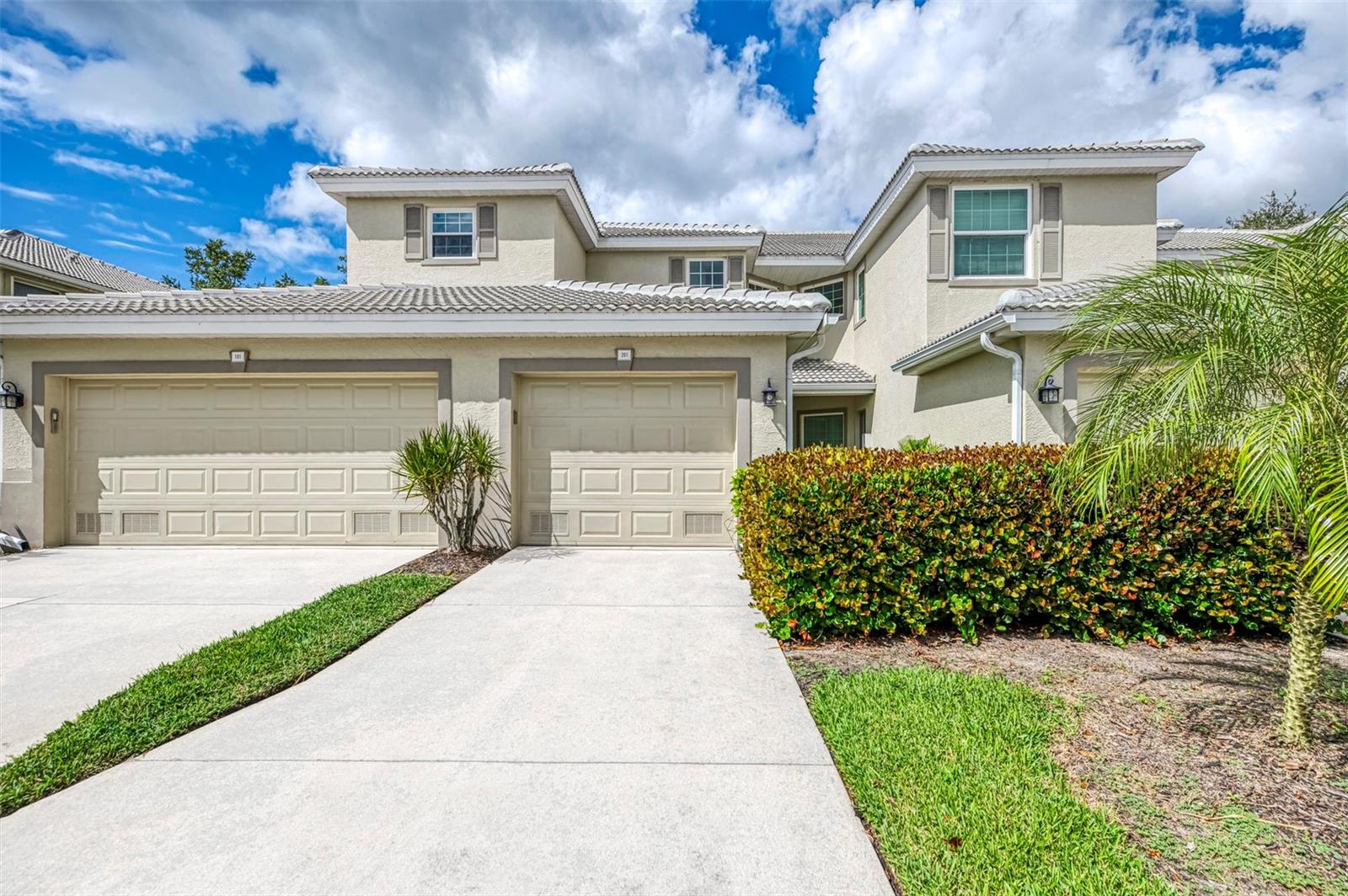 3353 Grand Vista Court 201