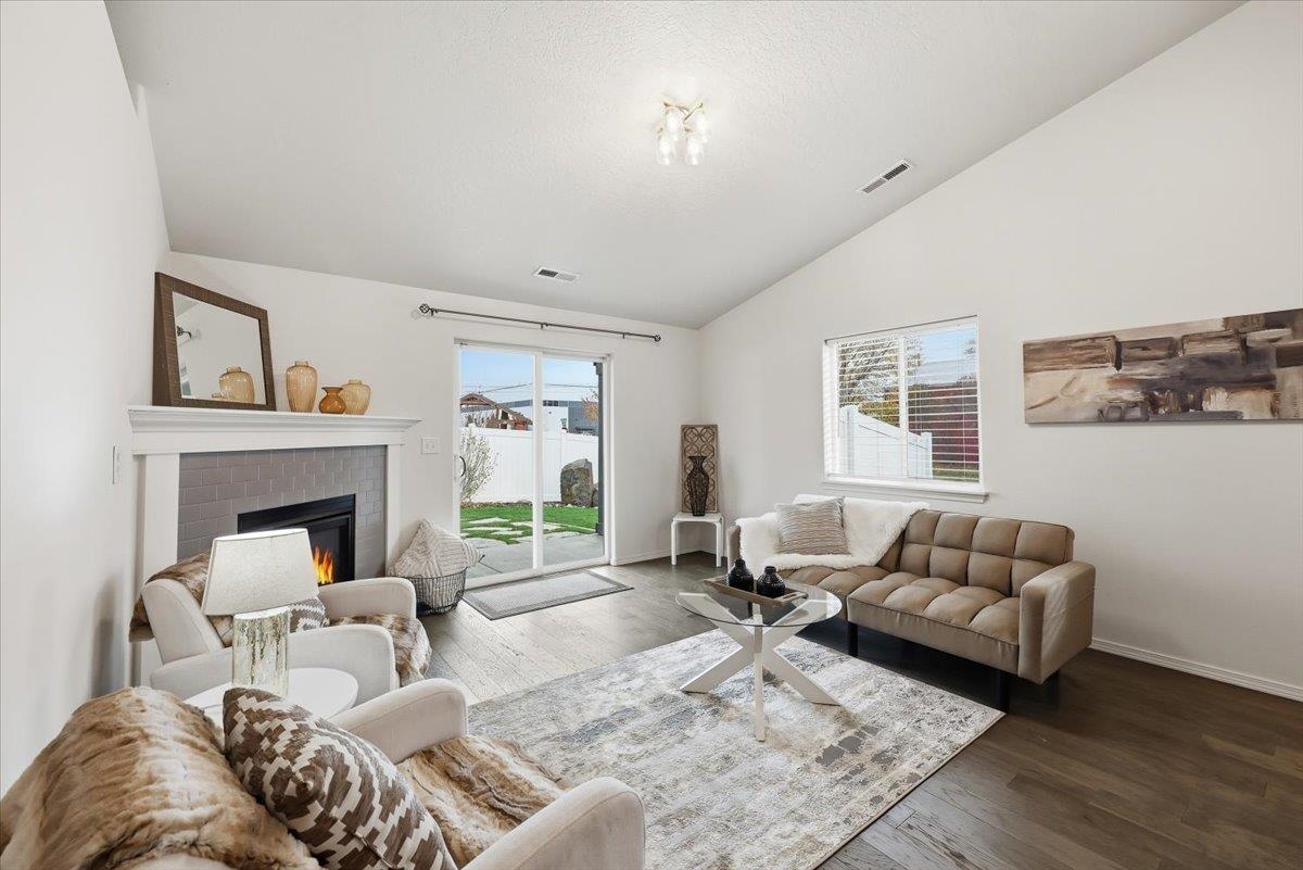 19029 E Frederick Ave