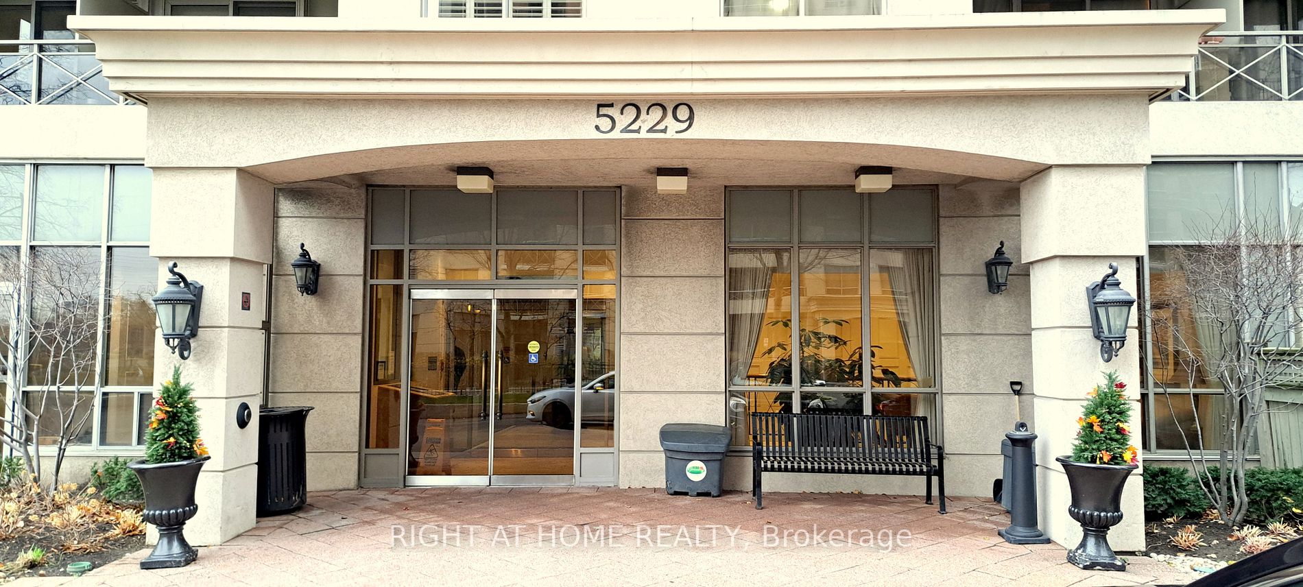 5229 W Dundas St 408