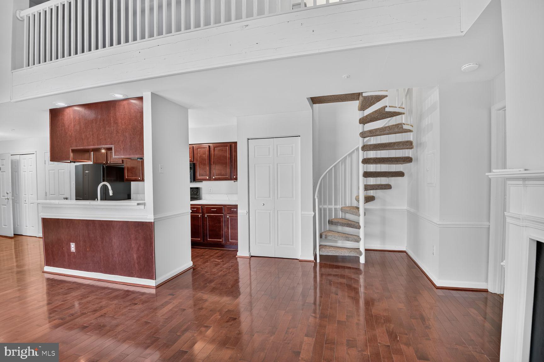 9816 Lake Pointe Court 302