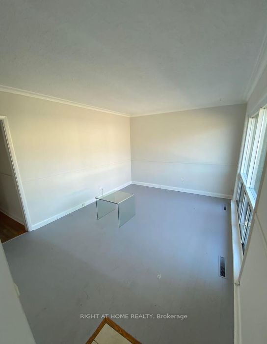 224 W Felan Ave