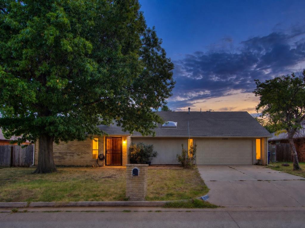 Just Listed! This home is located close to everything NW OKC has to offer! Off the front of the home is a beautiful atrium area for your plants or an additional patio/sitting area! Open living area with fireplace, upstairs loft, high ceilings make the space feel even larger! Spacious Primary bedroom with attached bath. Kitchen features granite counter tops and overlooks the patio and pool, breakfast area and dining area. Upstairs you have a bonus room/loft that can be anything you desire. Backyard needs some TLC, but has so much potential to relax and entertain around your own in ground pool in this backyard retreat. Pool liner needs replaced, pool is "as-is". Seller is offering $5k buyer closing costs/concessions with acceptable offer.  Call today to schedule a showing!