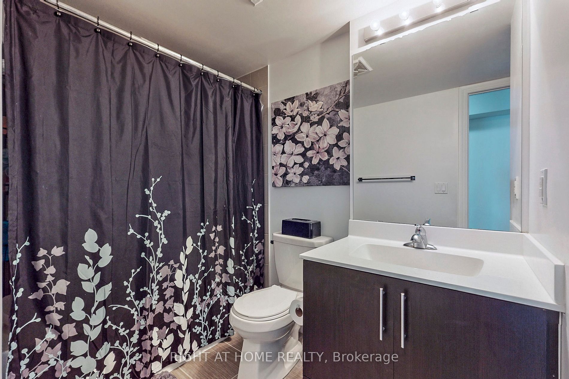 50 Town Centre Crt 1911