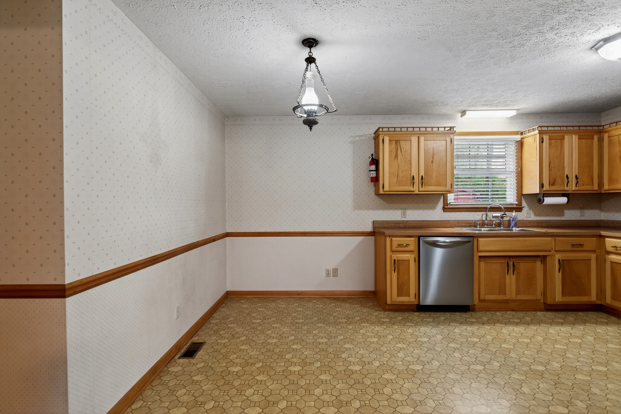 832 New Shackle Island Rd