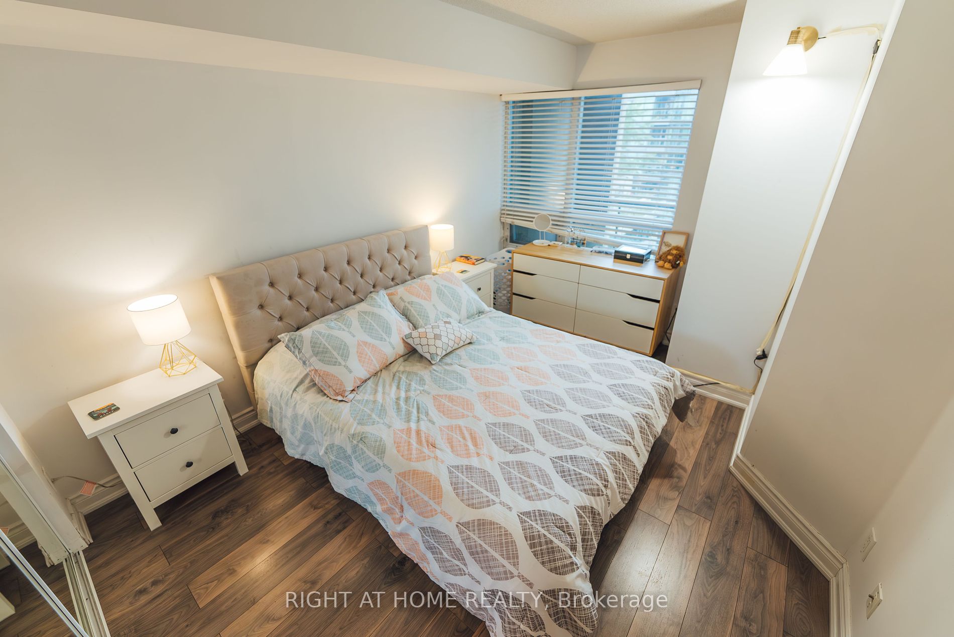 219 Fort York Blvd 1001