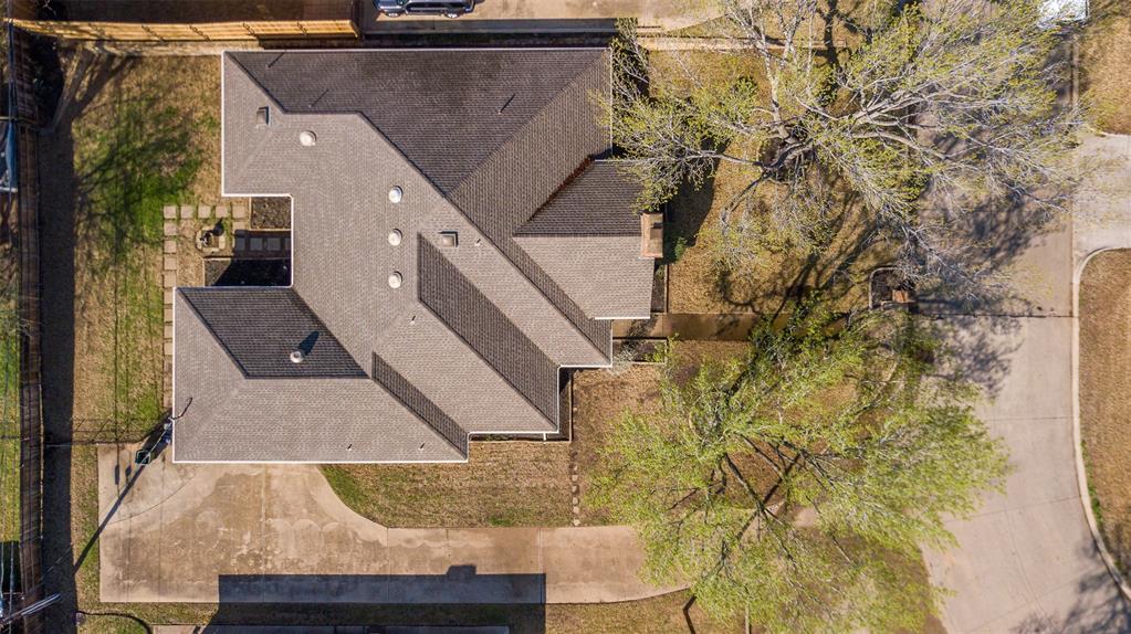 1110 Shady Oak Trail
