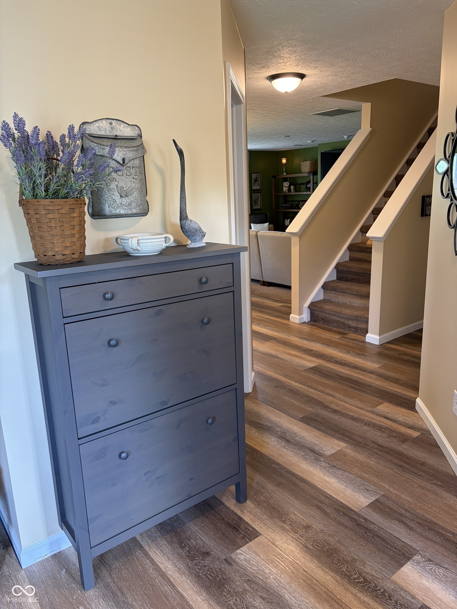 5752 Columbia Circle S