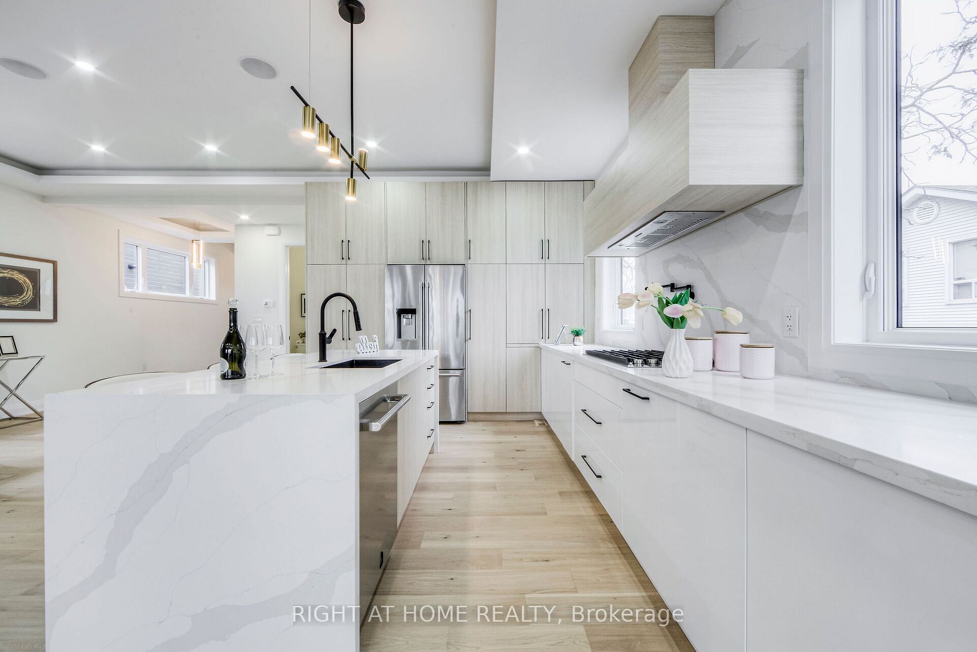 768 Montbeck Cres