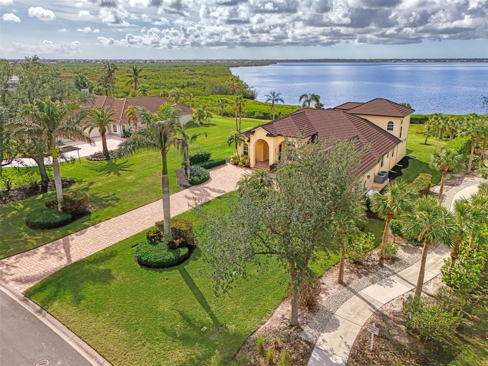 3111 Rivershore Lane