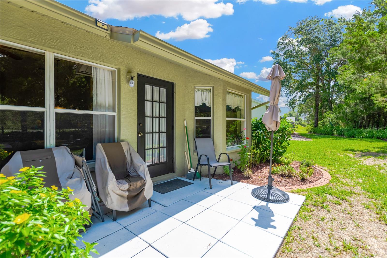 11148 Hollander Avenue