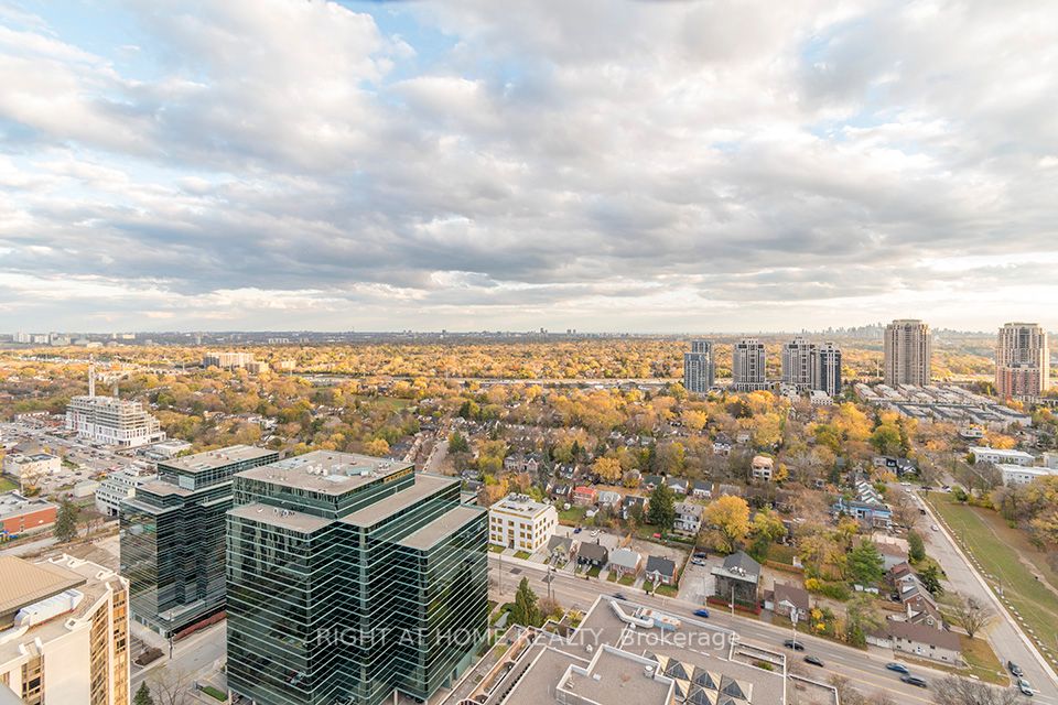 88 E Sheppard Ave 3204