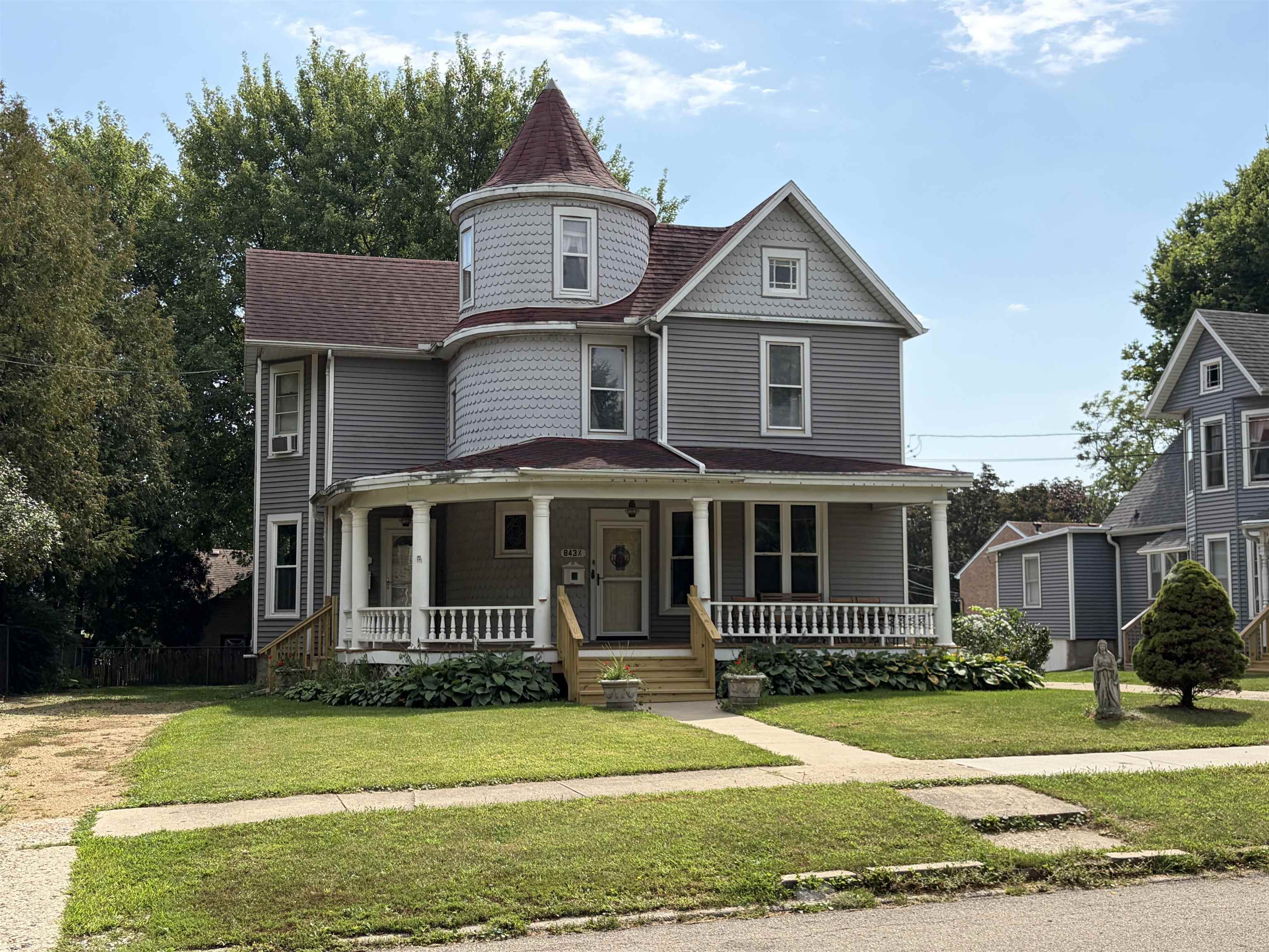 843 W Lincoln