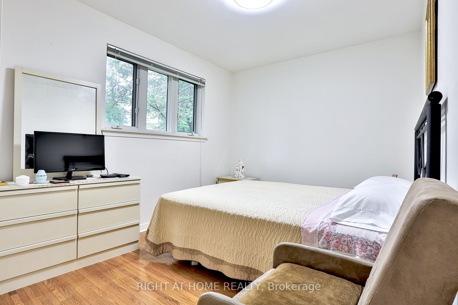 15 Tinton Cres