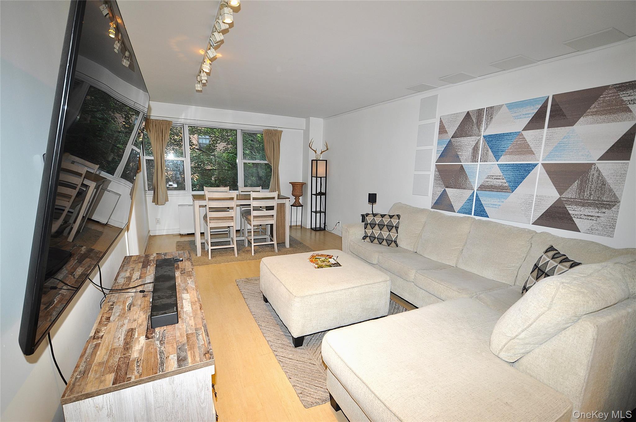 230 Garth Road 3B1