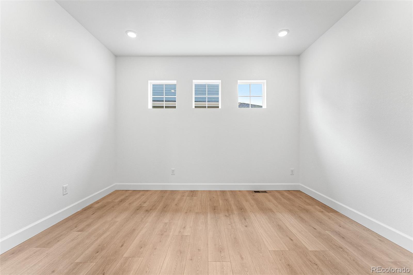 16517 W 92nd Place