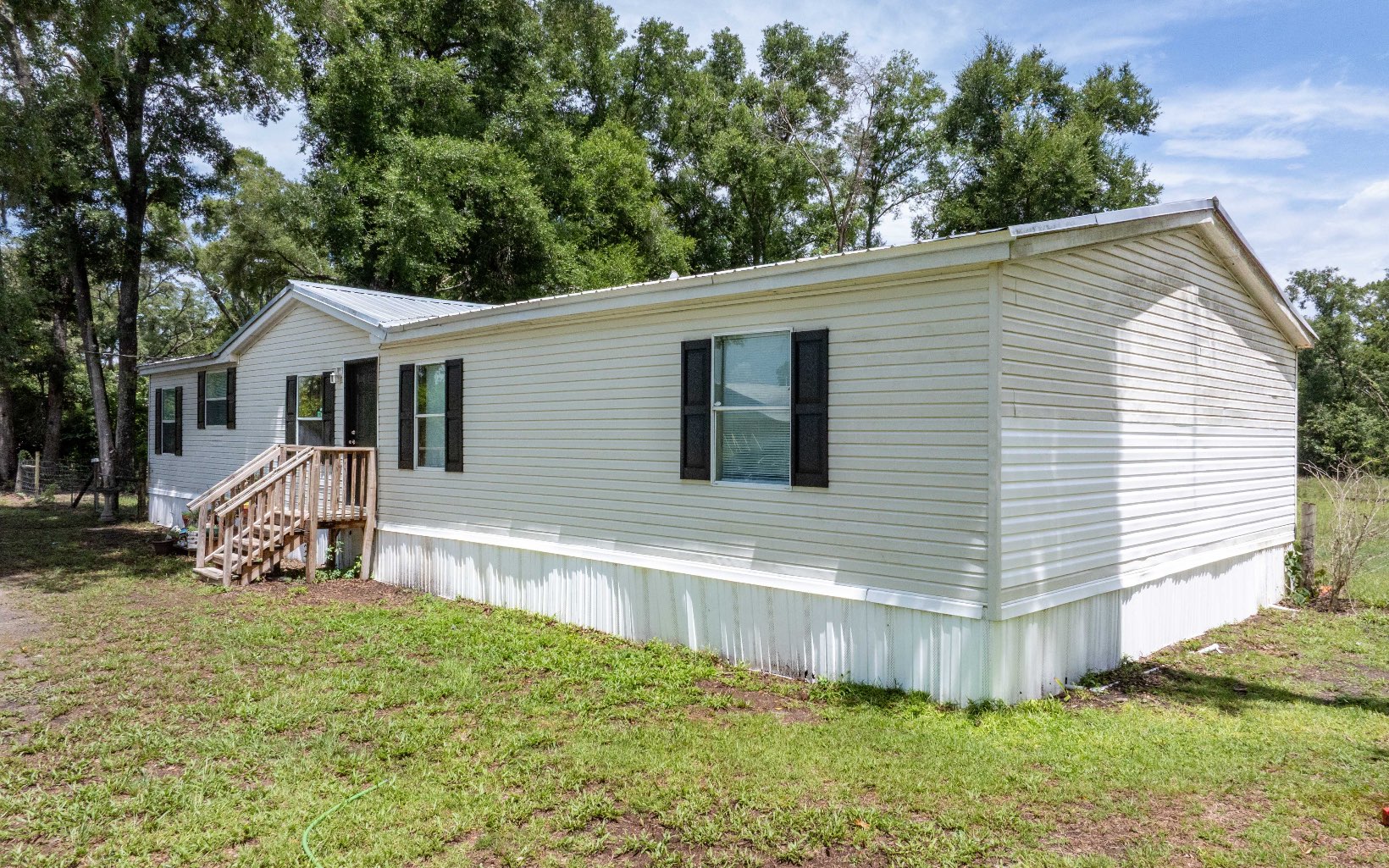 189 SE Suwannee Acres Ln