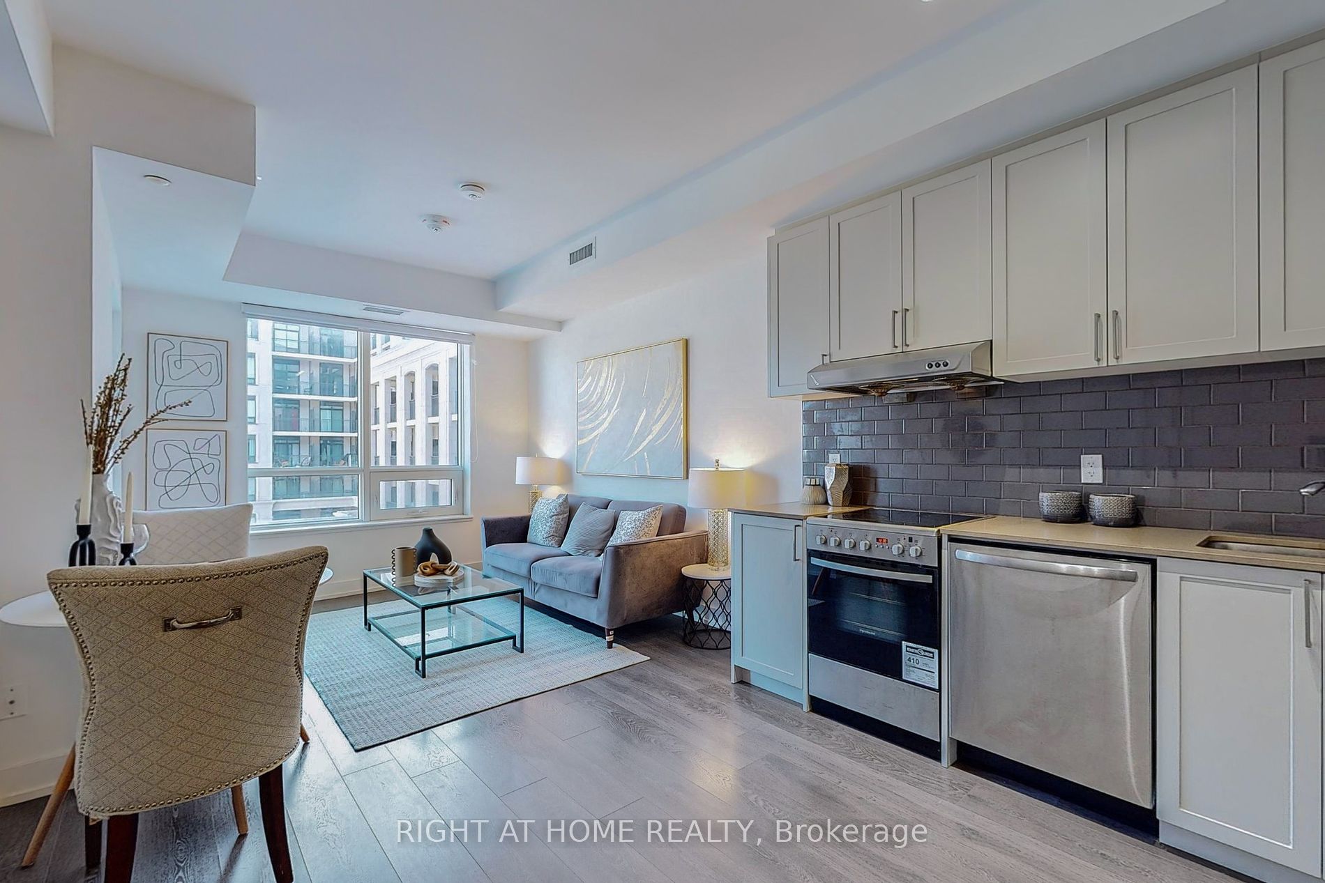 268 Buchanan Dr 501W