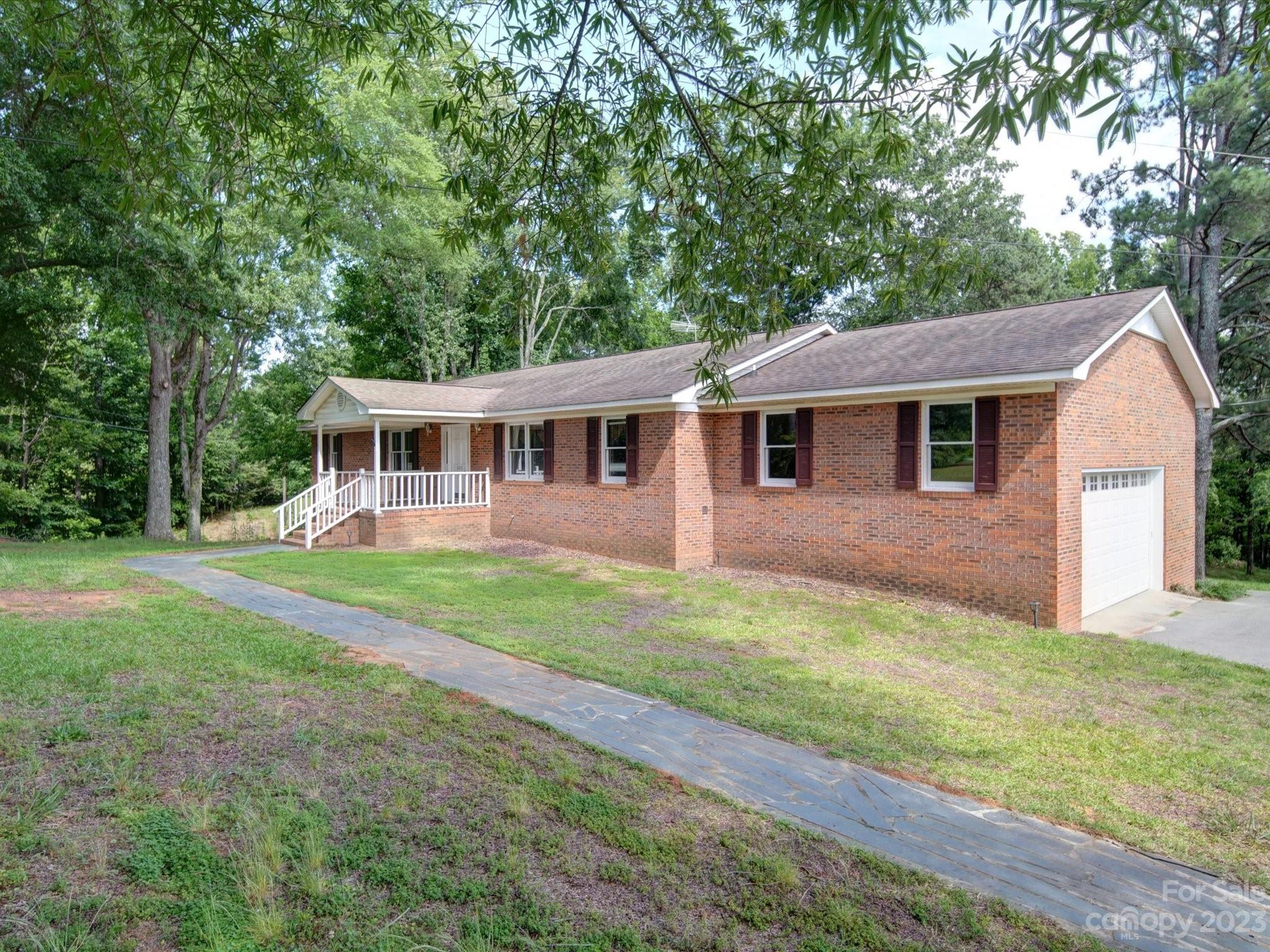 605 Heatherwood Drive