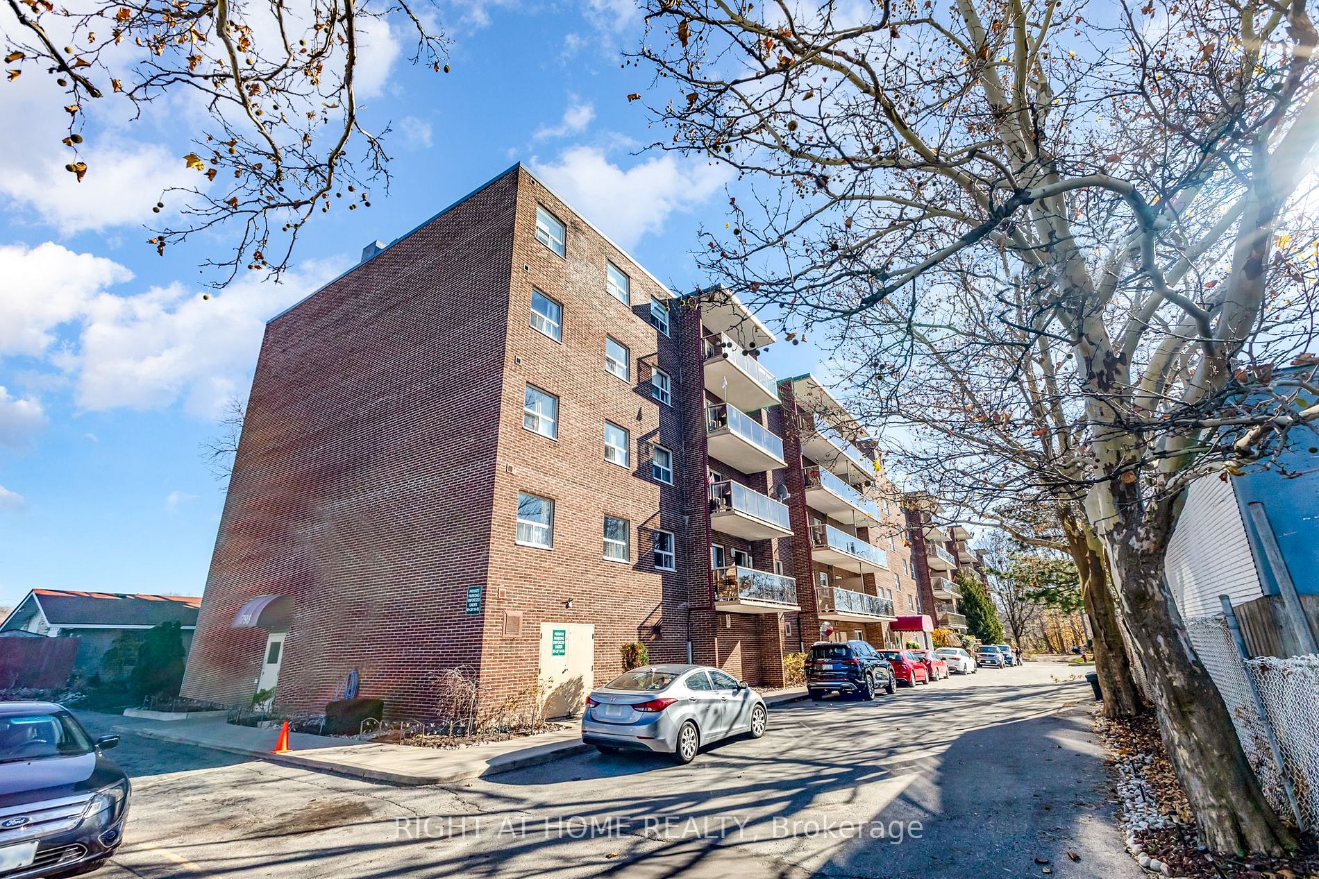 793 E Colborne St 501