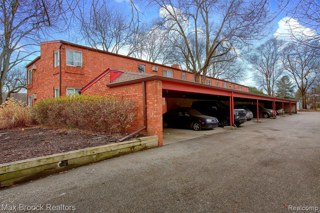 The most prime location Birmingham's Multi Family market has to offer.  Pleased to showcase this beautiful 100% occupied building.  12 Units in total.  Includes 10 one bedroom units and 2 two bedroom units.  Rents are generated at current market rates.  All Brick building with a brand new roof, Anderson Windows, Boiler, and Parking lot.  Meticulously maintained inside and out.  Batvai