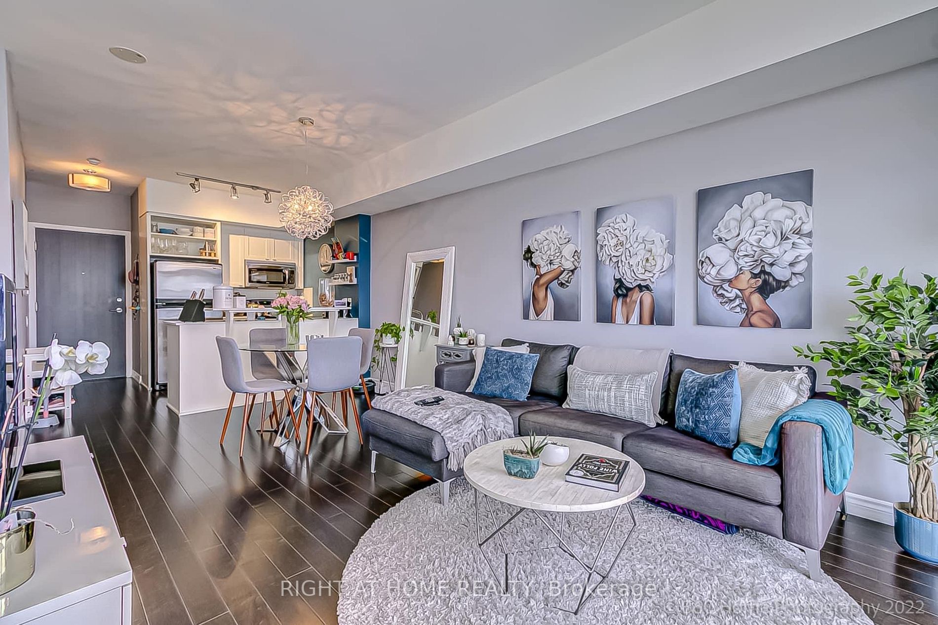 103 The Queensway Way 2307