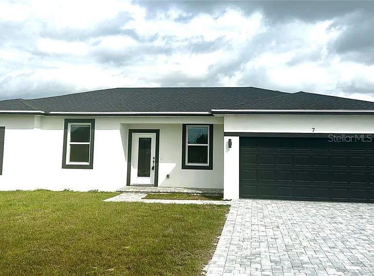 Brand-new home featuring 4 bedrooms, 2 full bathrooms, and an attached two-car garage. Situated in a prime location, it is close to schools, shopping areas, hospitals, and restaurants. The home includes a kitchen equipped with new stainless steel appliances, as well as a backyard.