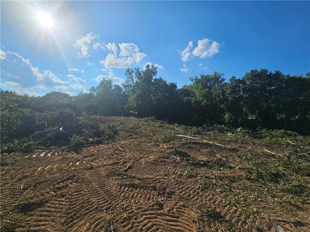 7800 N Oak Trafficway