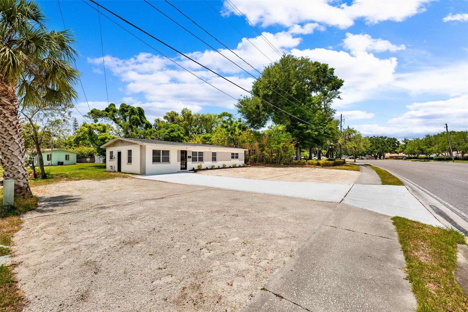 1304 W Fletcher Avenue