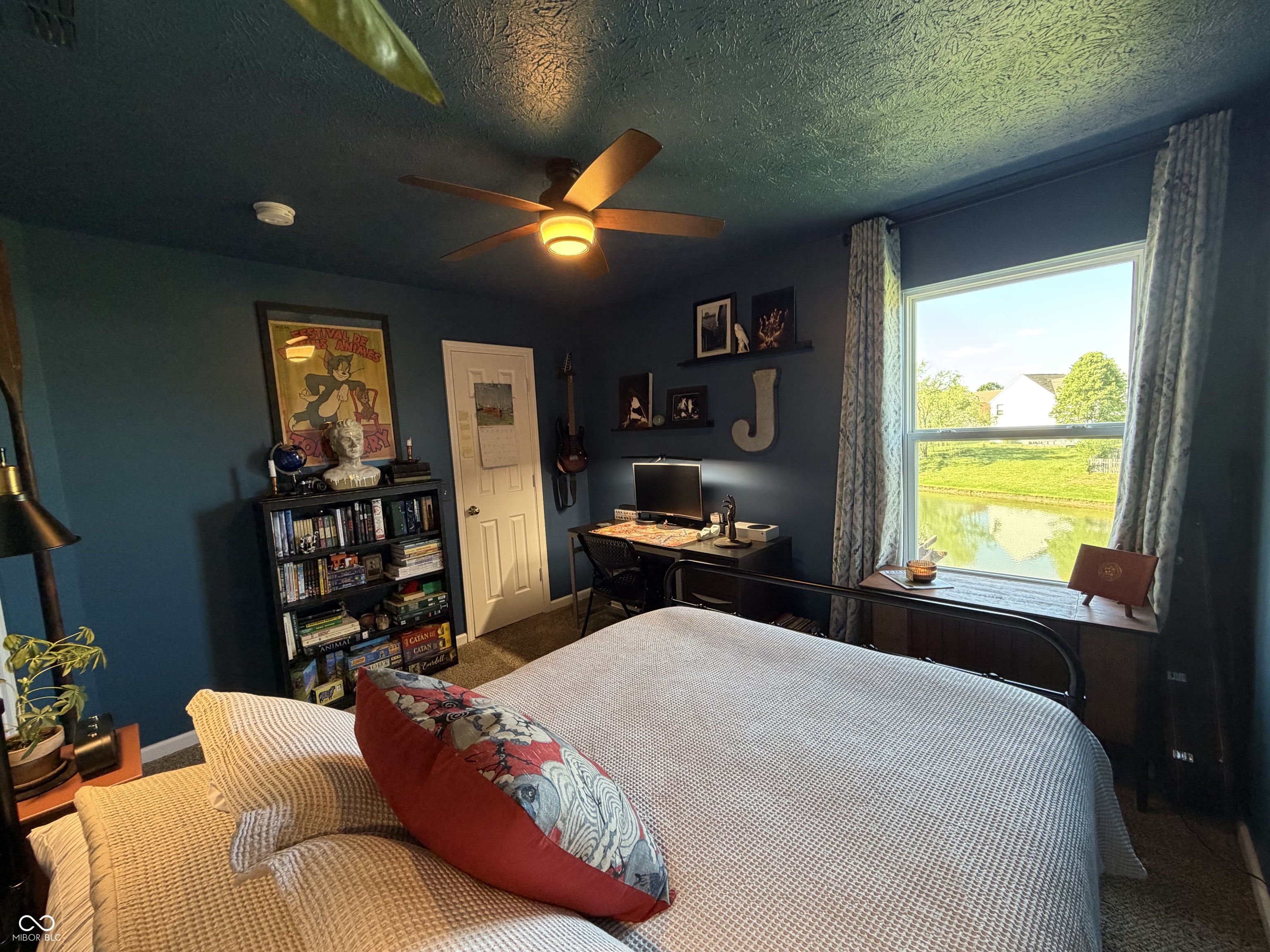 5752 Columbia Circle S