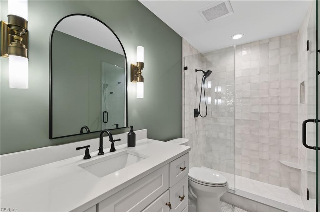 4533 Church Point Place