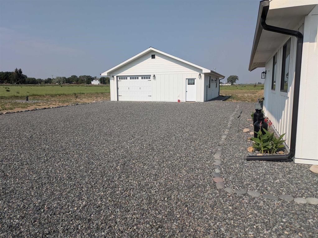 840 Lavender Ln