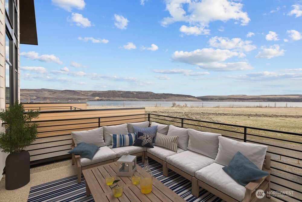 30 Chinook Drive