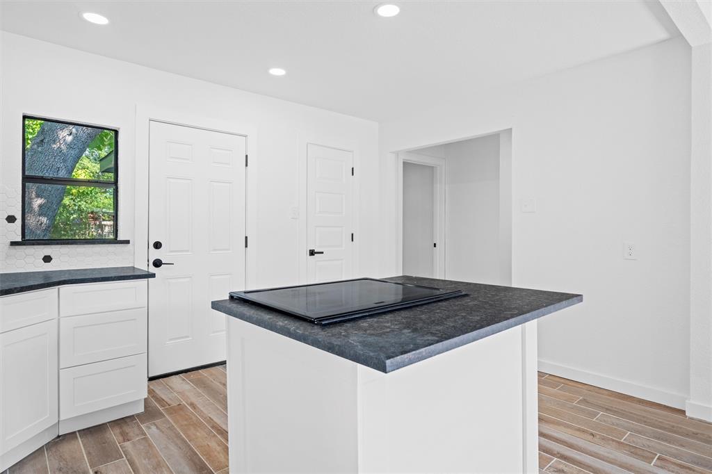 902 Skylark Drive