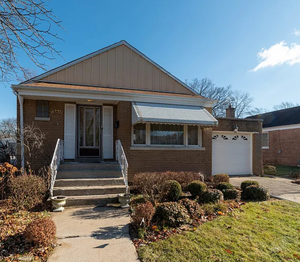 18419 Gottschalk Avenue