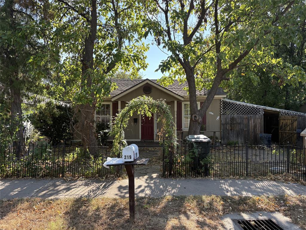 2/1, this home offers a great opportunity for an investor looking to fix it up and rent it out or flip it! Situated on a spacious lot in central Norman, this property has strong potential to build equity. The home needs some updates and TLC, and is being sold strictly AS-IS. Conveniently located just minutes from Downtown Norman, parks, dining, and campus. Cash only. Multiple offers and accept highest and best by 5pm on Wednesday