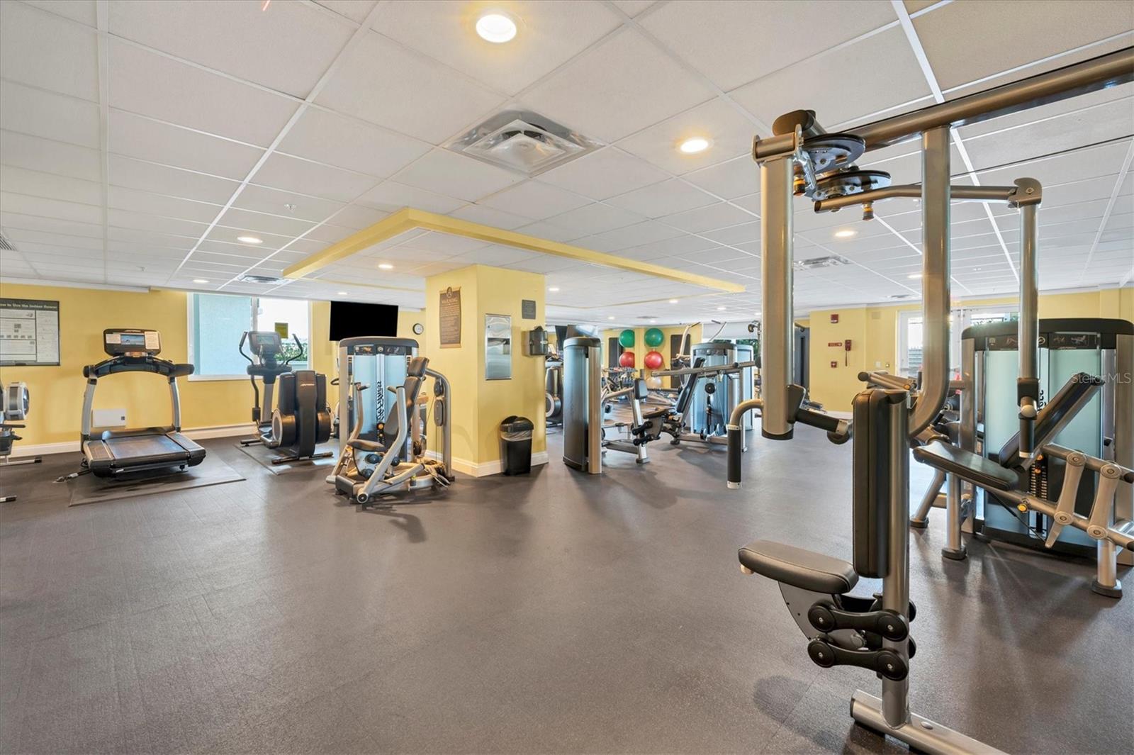 800 N Tamiami Trail 1215