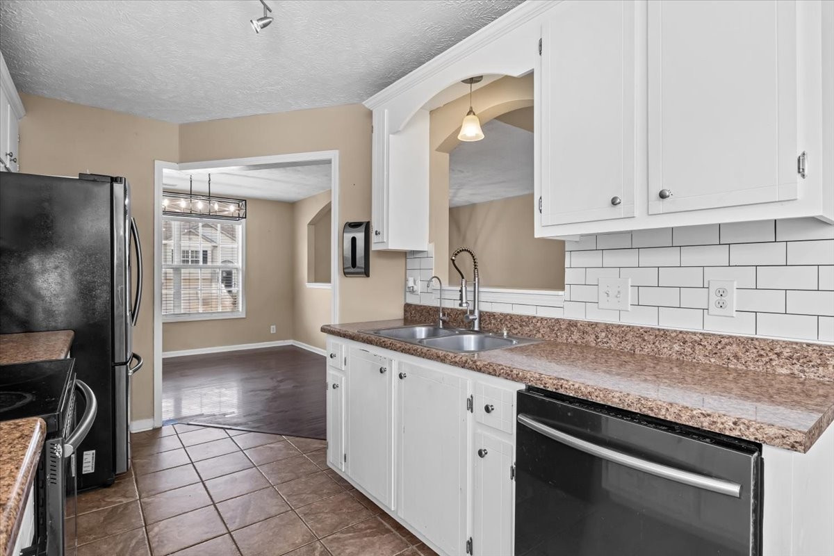 1613 Broad Cir