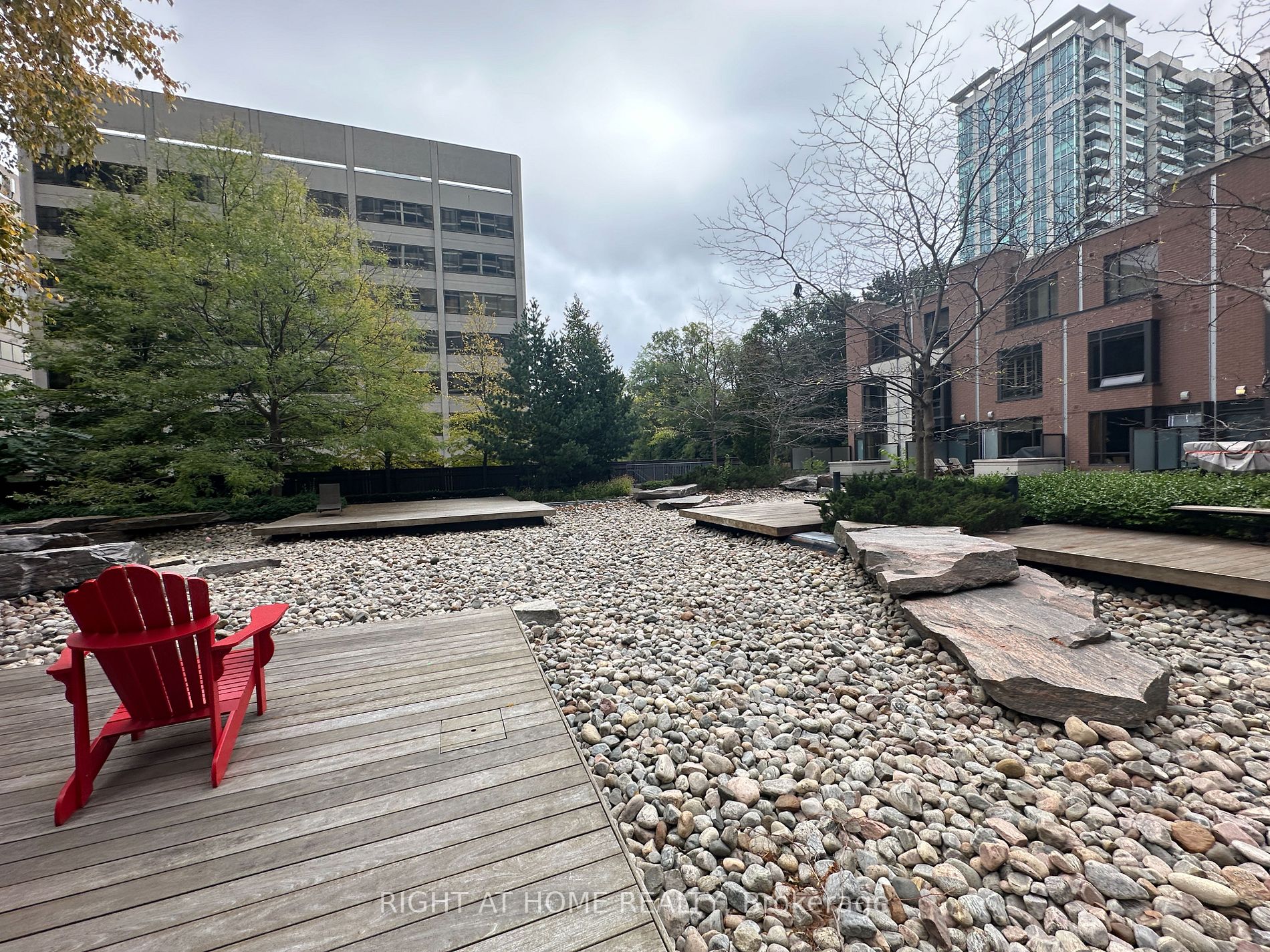 33 E Sheppard Ave 1205