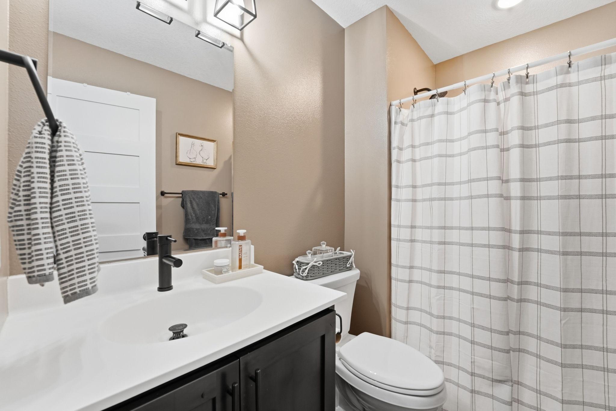 1013 26th Street Loop N