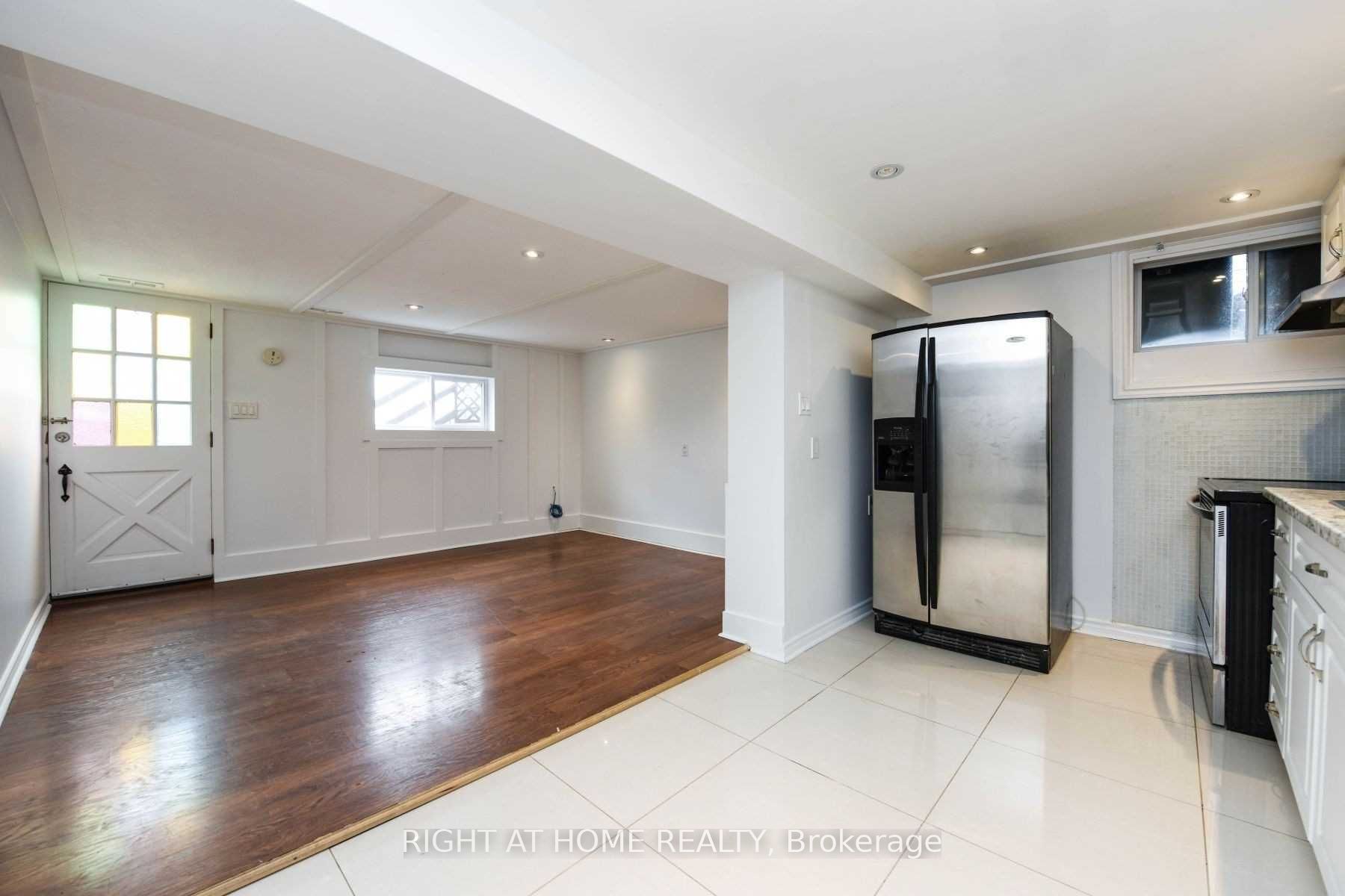 31 Griggsden Ave Lower