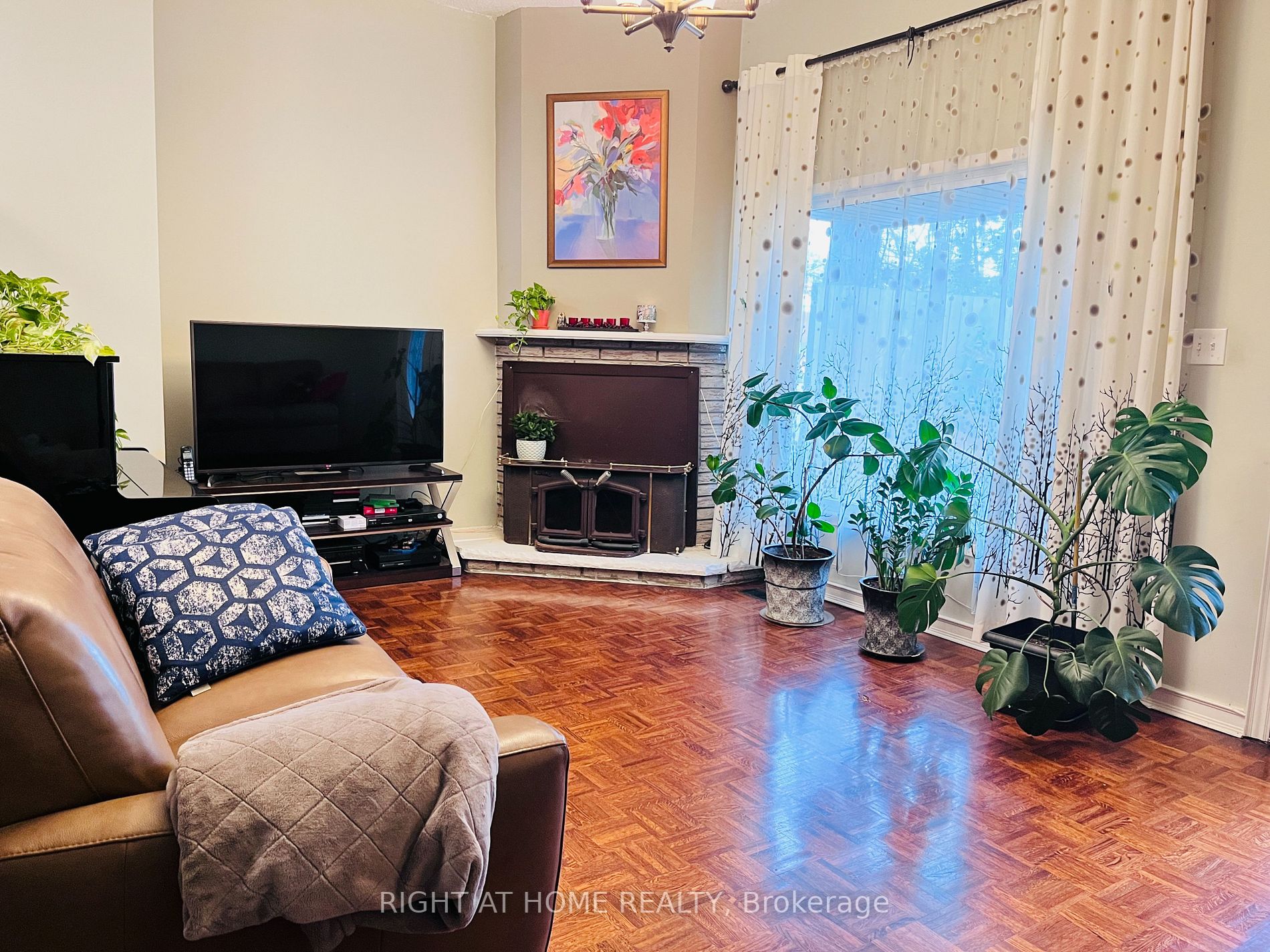 1051 Cedarglen Gate 15