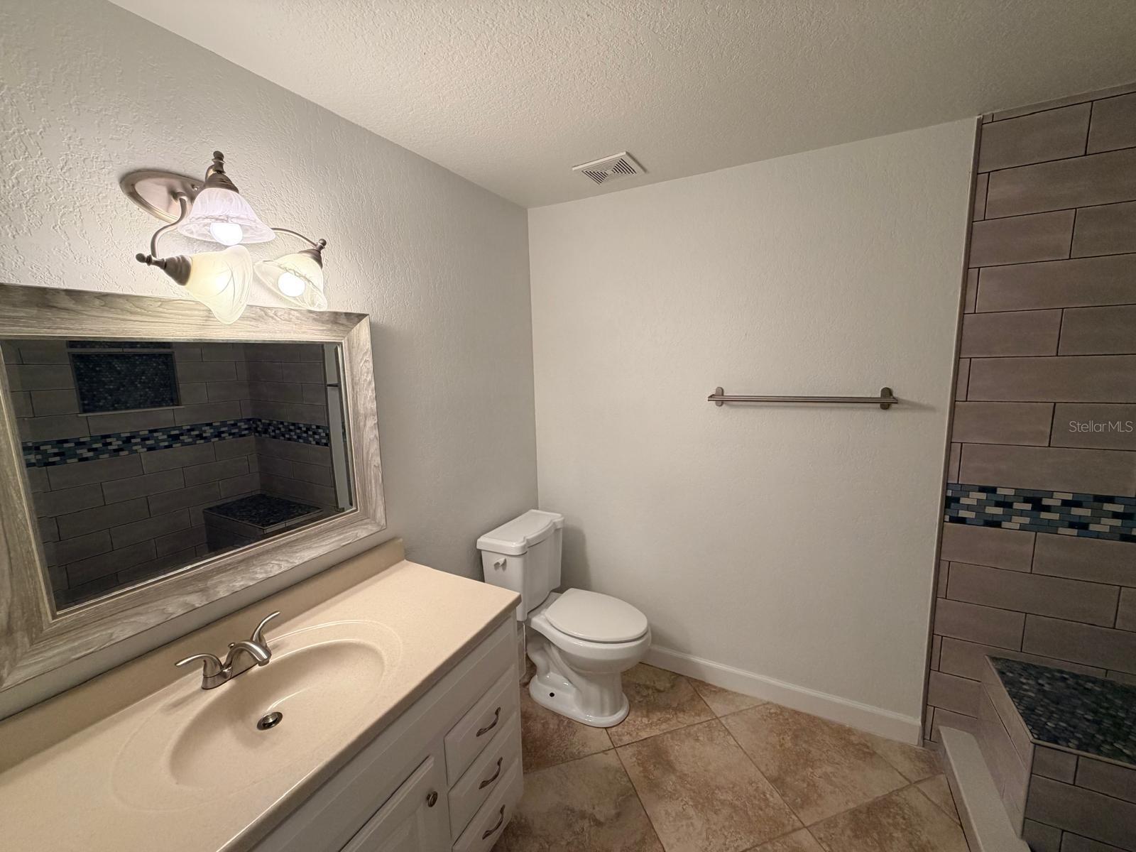 1083 Beckstrom Dr