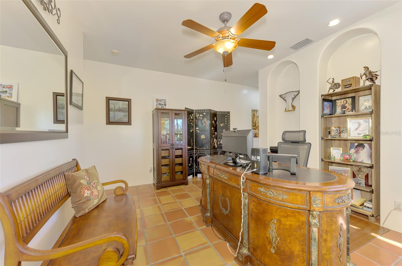 3060 Rivershore Lane