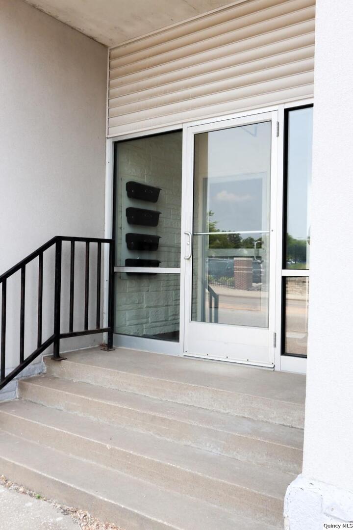 1112-1128 Broadway Suite B