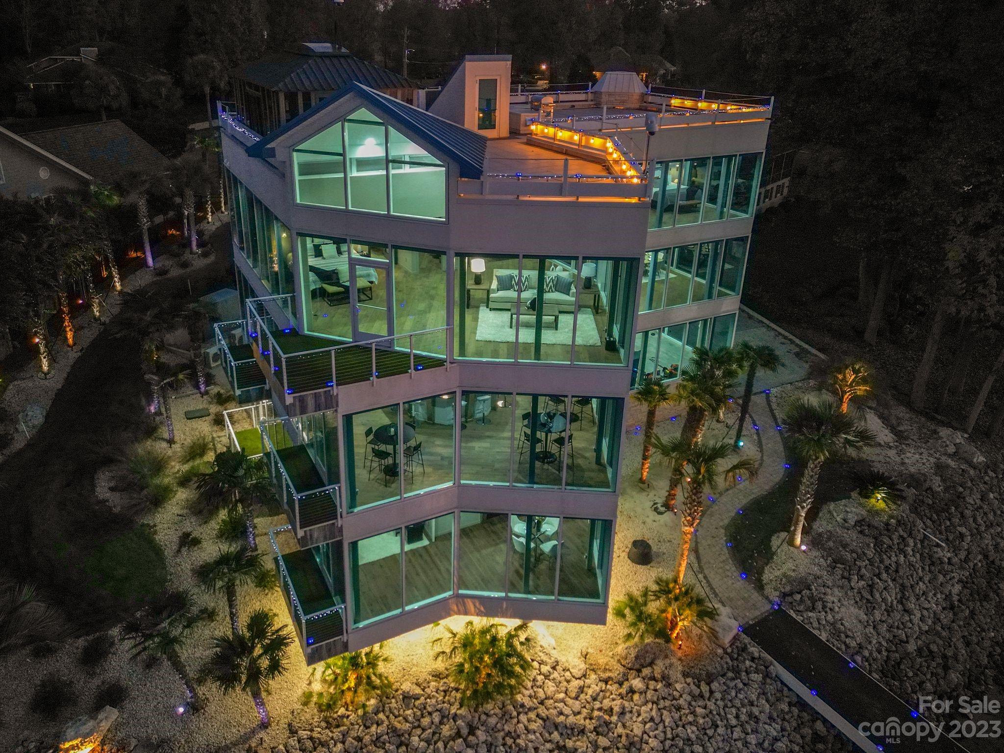 8776 Harbor Circle