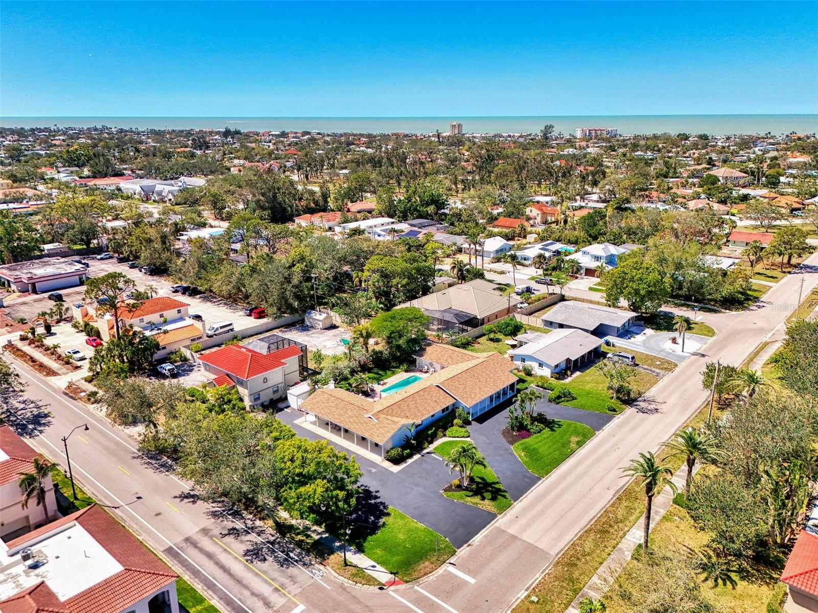 400 Nokomis Avenue S