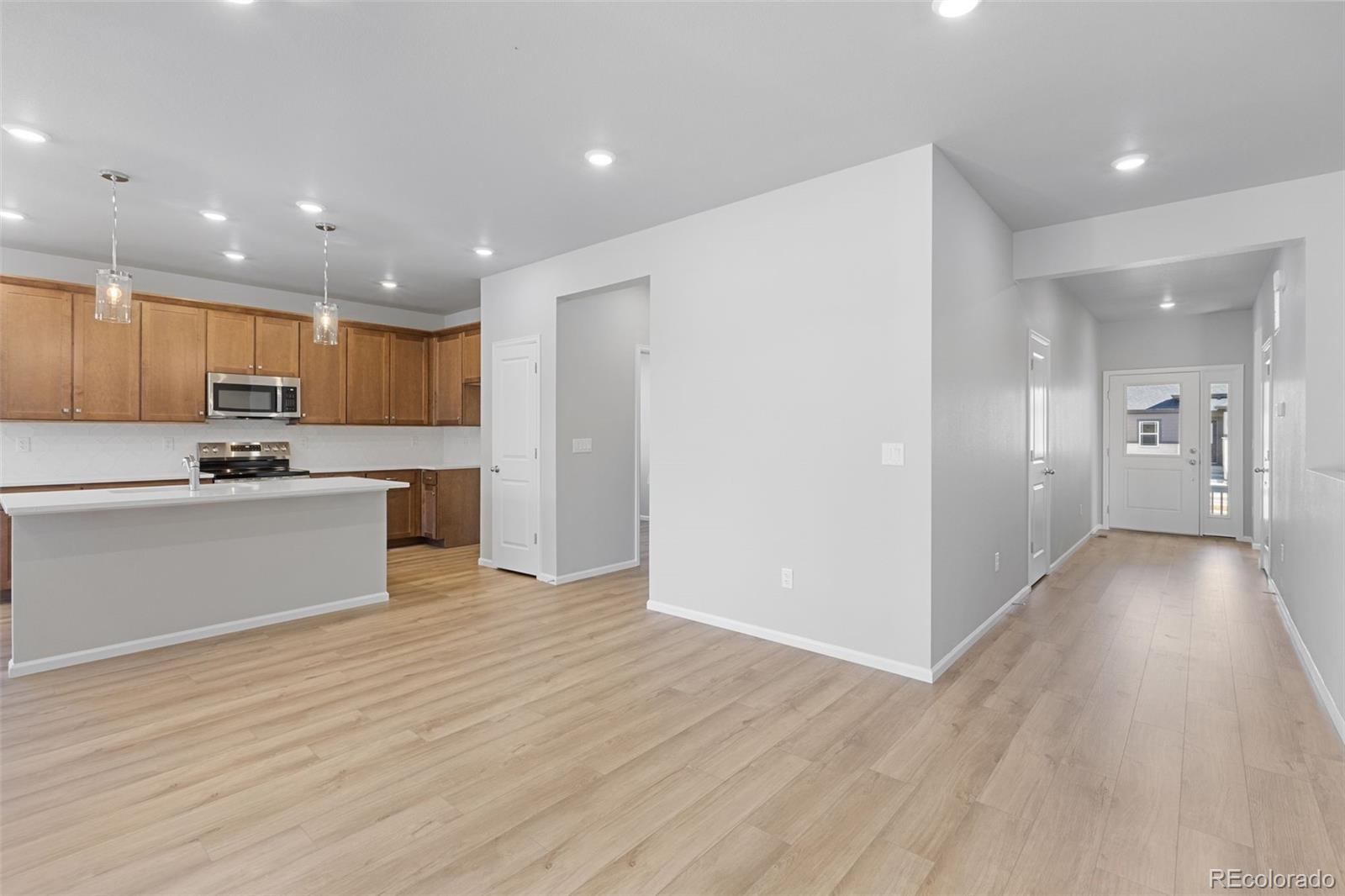 15275 Pontiac Street