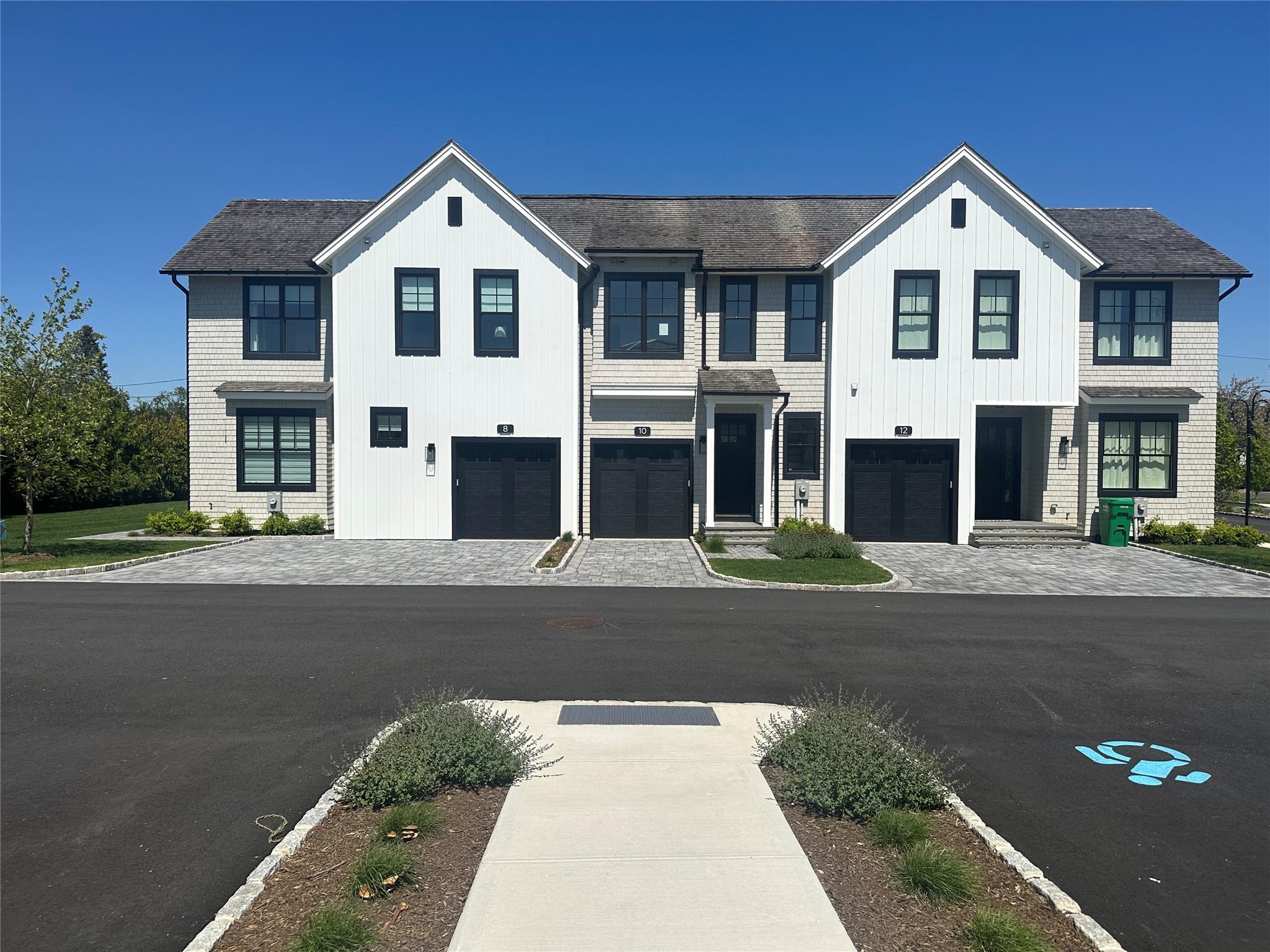 8 Magnolia Drive 2A