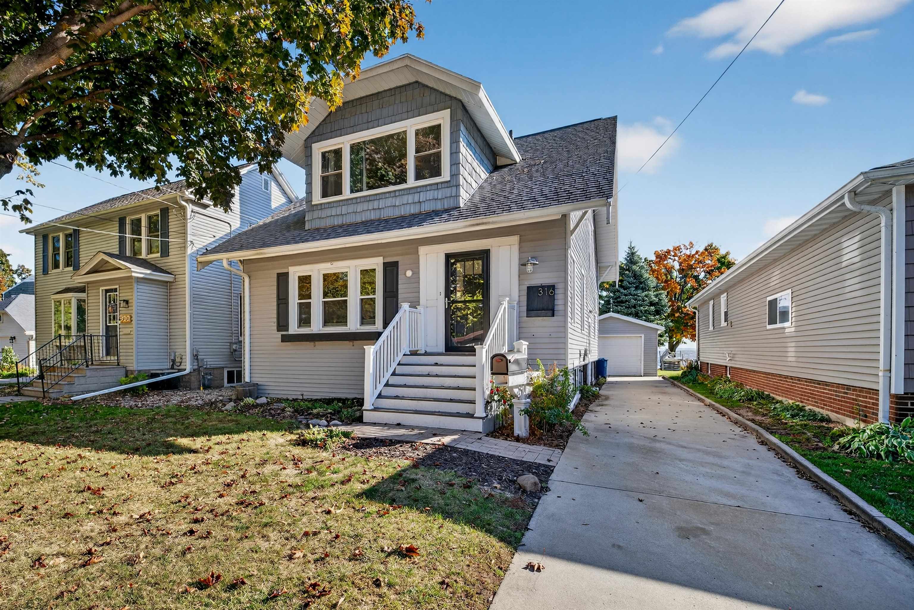 316 Shorelane Street